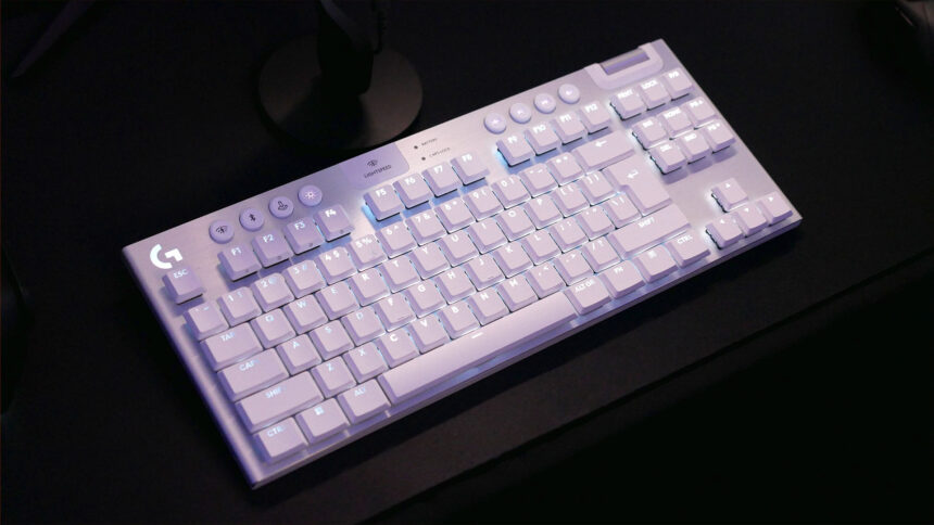 Logitech G915 X Lightspeed gaming keyboard hands on