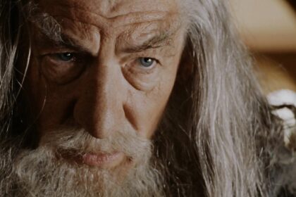 As The Hunt for Gollum continues, it seems that Warner Bros. is hoping Ian McKellen will be back to play everyone's favourite old wizard