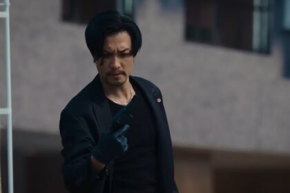 Like a Dragon: Yakuza's latest trailer gives us our first look at live-action Majima in motion, uncomfortably long tongue, baseball bat, and all