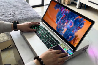 This new gaming laptop design hopes to replace your PC using a desktop RTX 5090